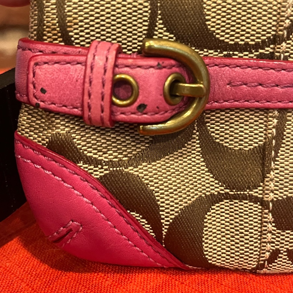 Coach Signature Canvas Wristlet Wallet – Pink Leather Trim Buckle Accent Pouch - Picture 7 of 13